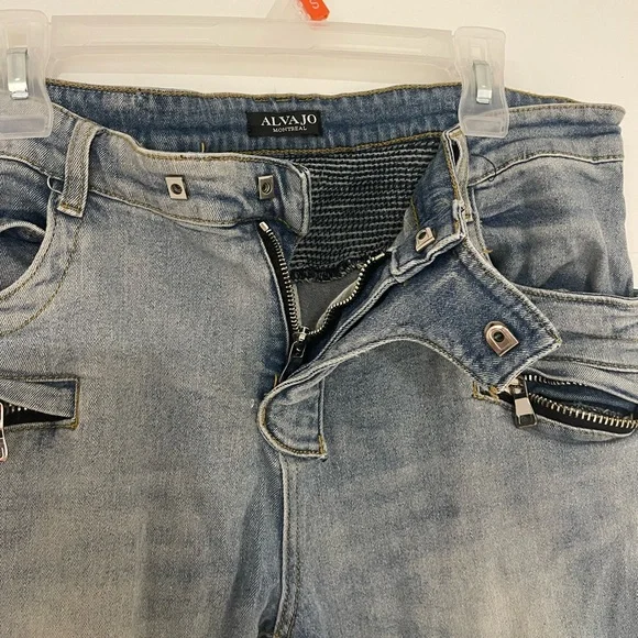 Jeans - Picture 3 of 4